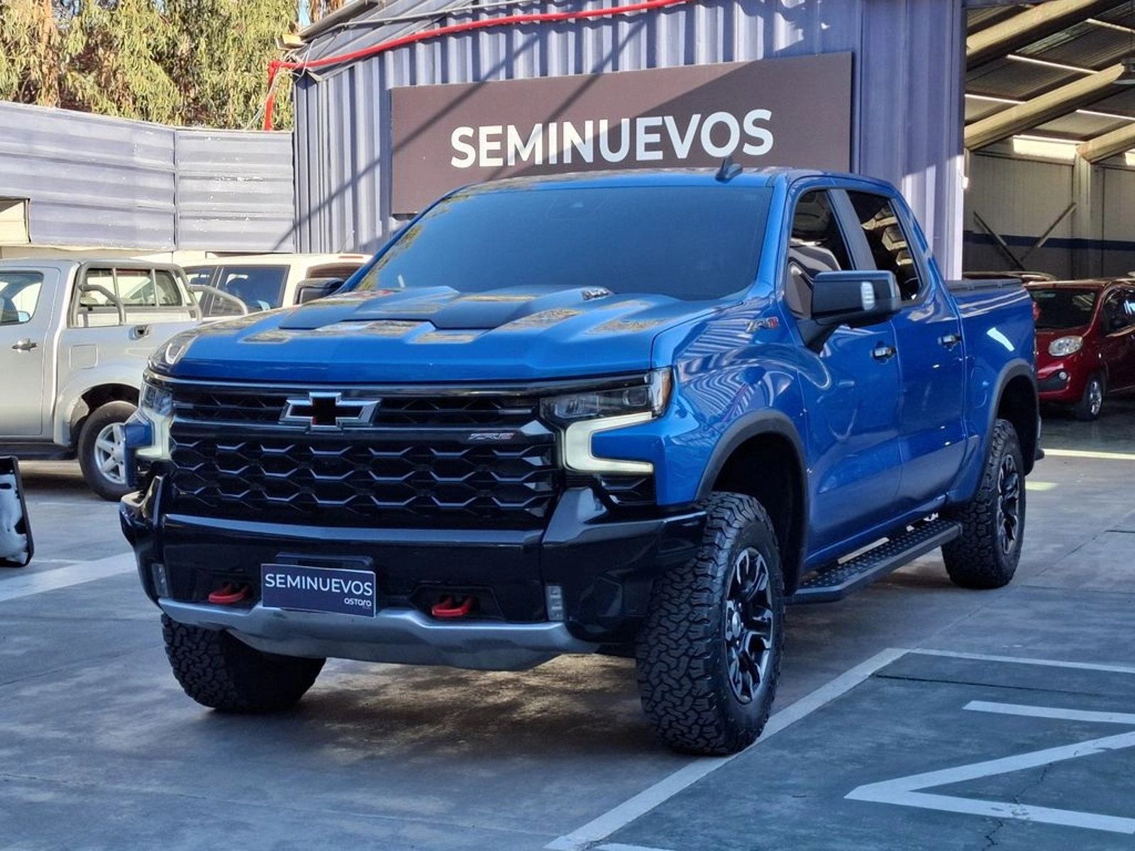 Chevrolet SILVERADO 6.2 ZR2 4X4 AT 4P 2024 - Foto 2 de 20