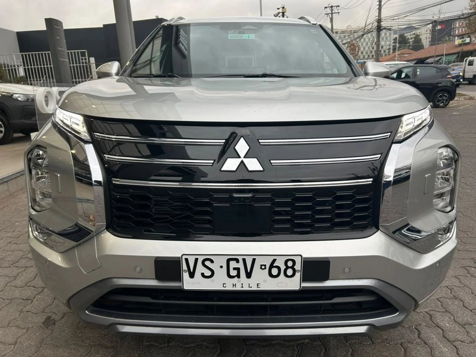 Mitsubishi OUTLANDER 2.5 GLS LIMITED 4X4 AT 2026 - Foto 3 de 17