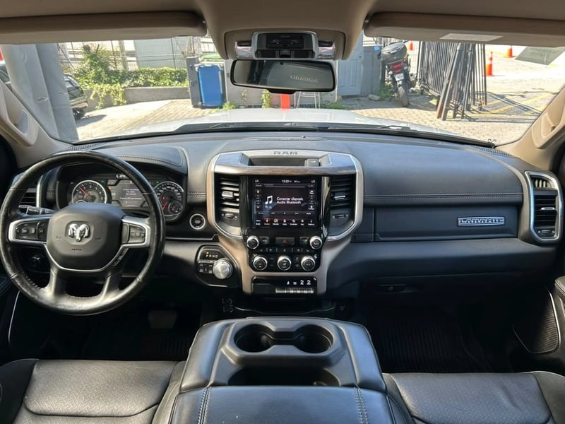 RAM 1500 5.7 LARAMIE 4X4 AT 4P 2020 - Imagen 9 de 16
