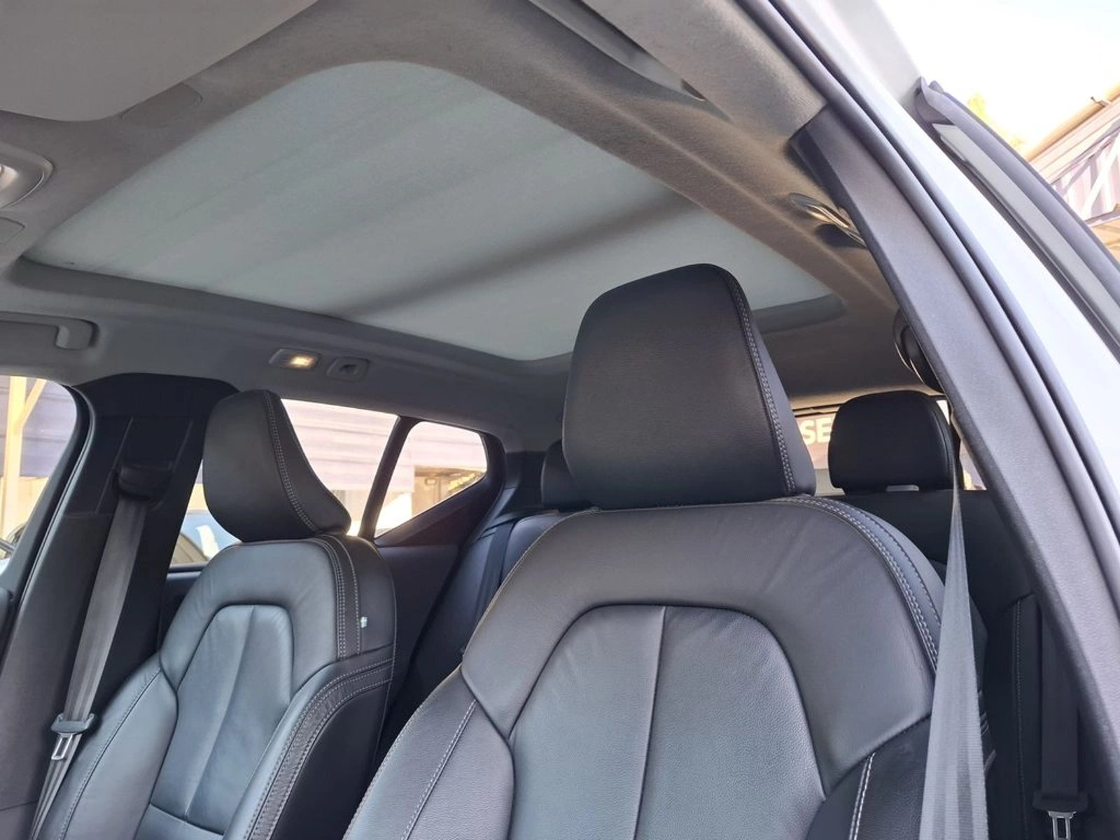 VOLVO XC40 2.0 B4 ULTIMATE HIBRIDO FWD AT 5P 2023 - Imagen 18 de 20