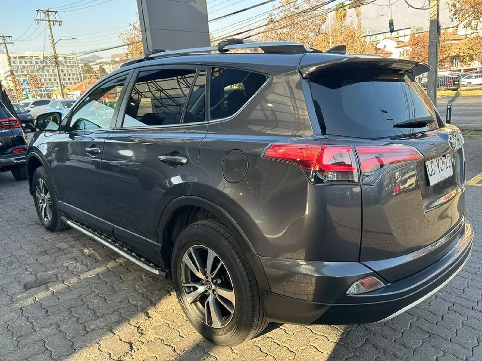 TOYOTA RAV4 2.0 ADVENTURE LUJO AT 2019 - Foto 4 de 16