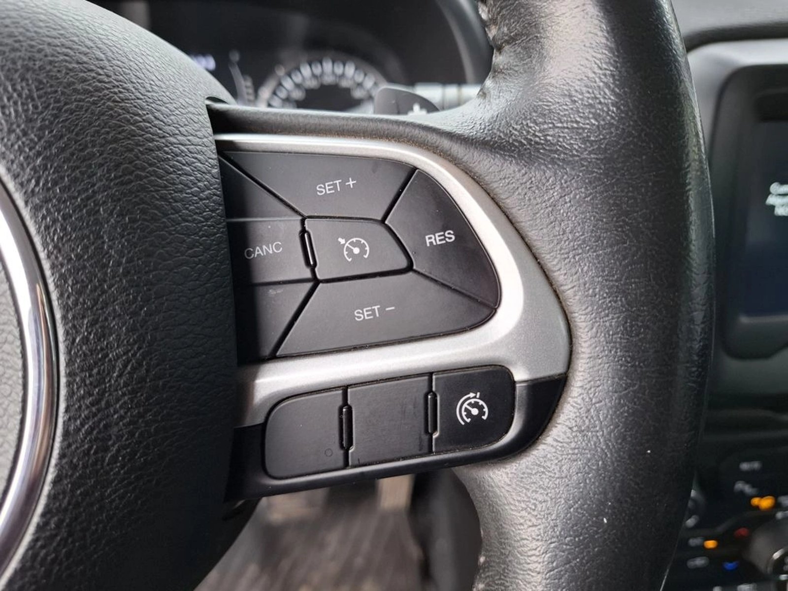 Jeep RENEGADE AT 1.8 2022 - Imagen 17 de 20