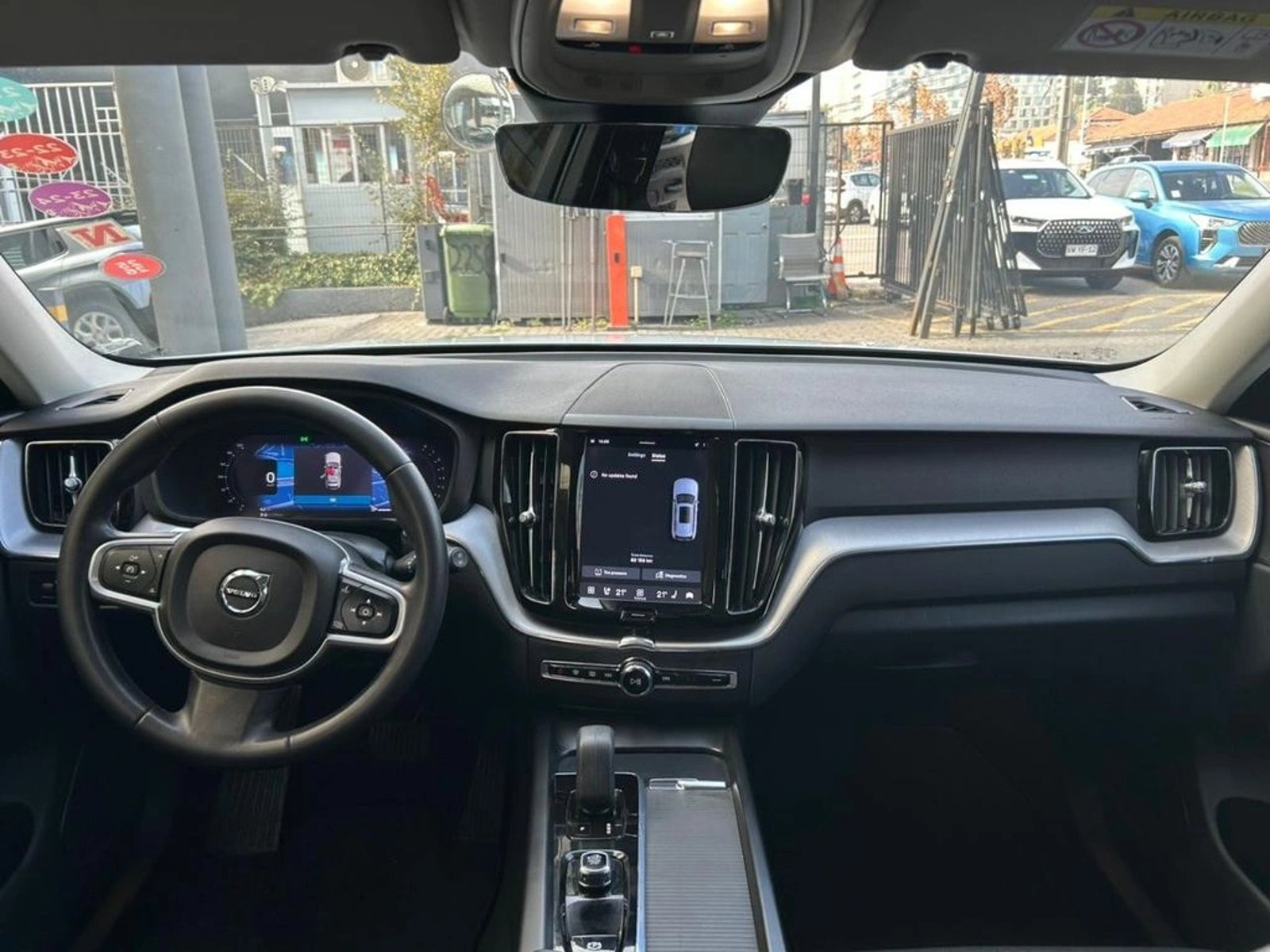 VOLVO XC60 2022 - Imagen 11 de 17