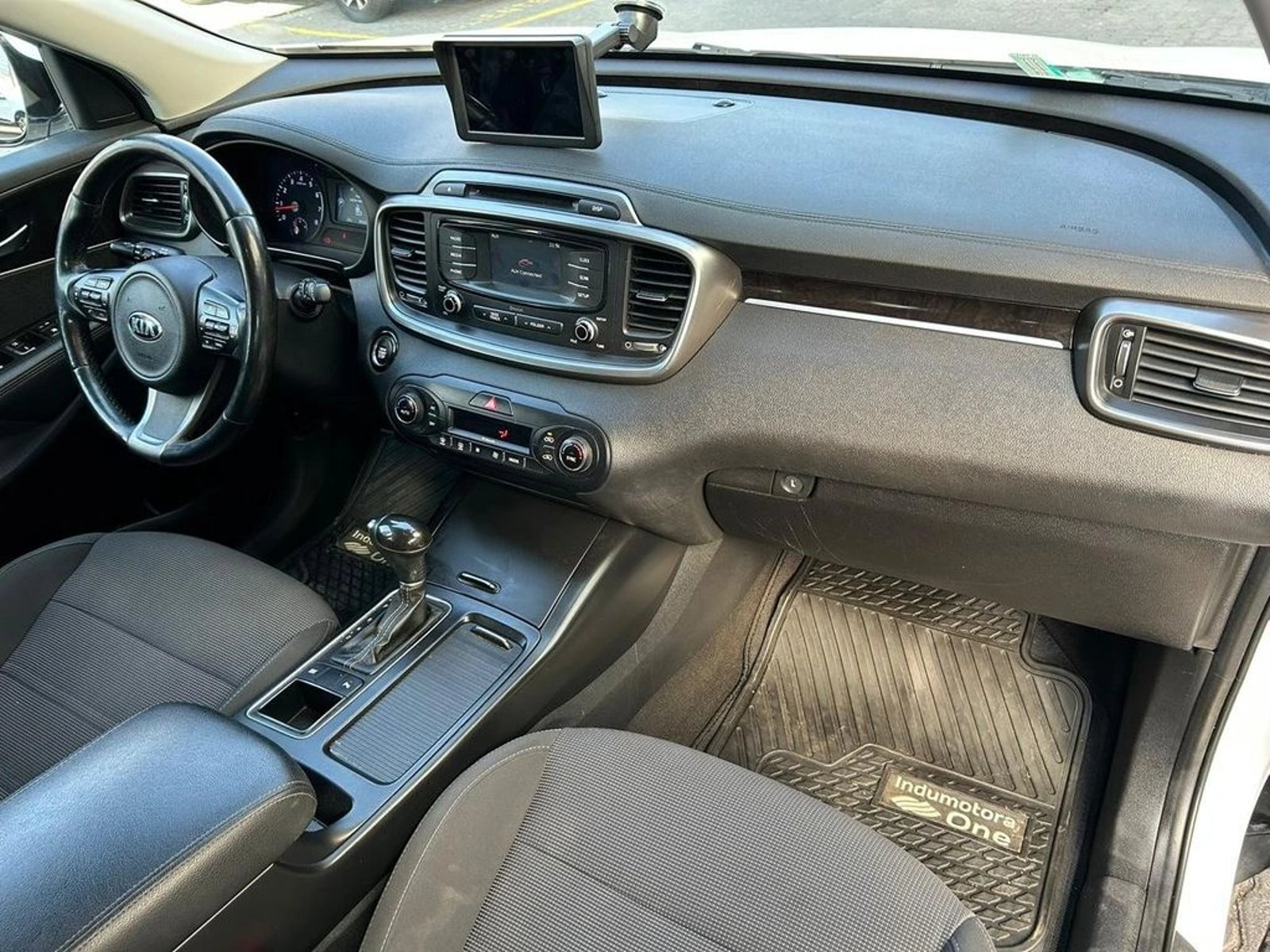 KIA SORENTO 2017 - Imagen 11 de 17