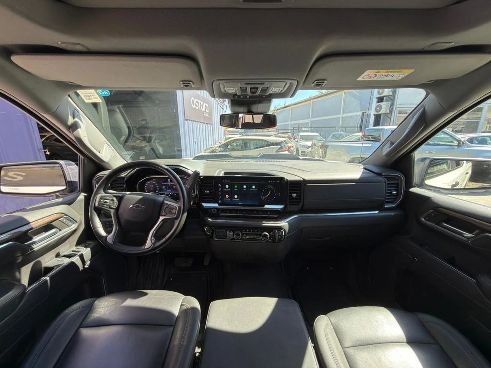 CHEVROLET SILVERADO 2024 - Imagen 12 de 16