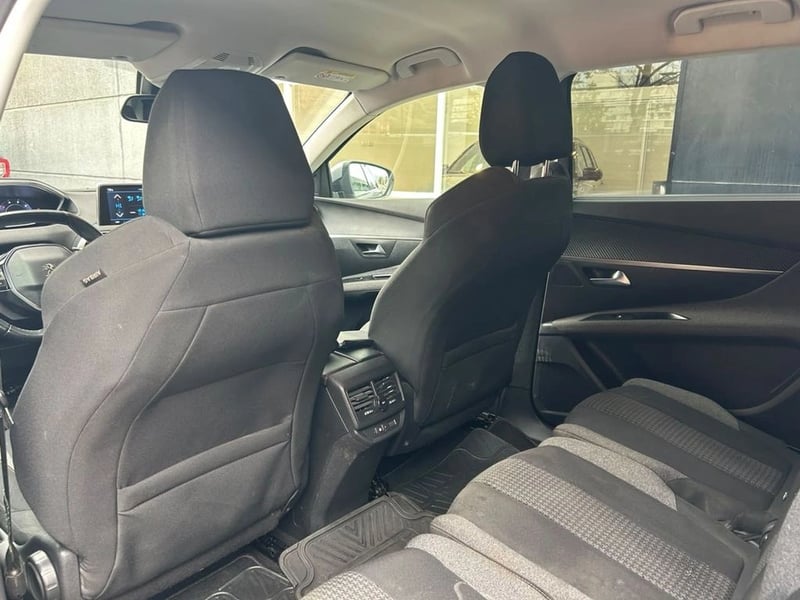 Peugeot 5008 1.5 ALLURE DIESEL 4X2 130 AT 5P 2019 - Imagen 9 de 17
