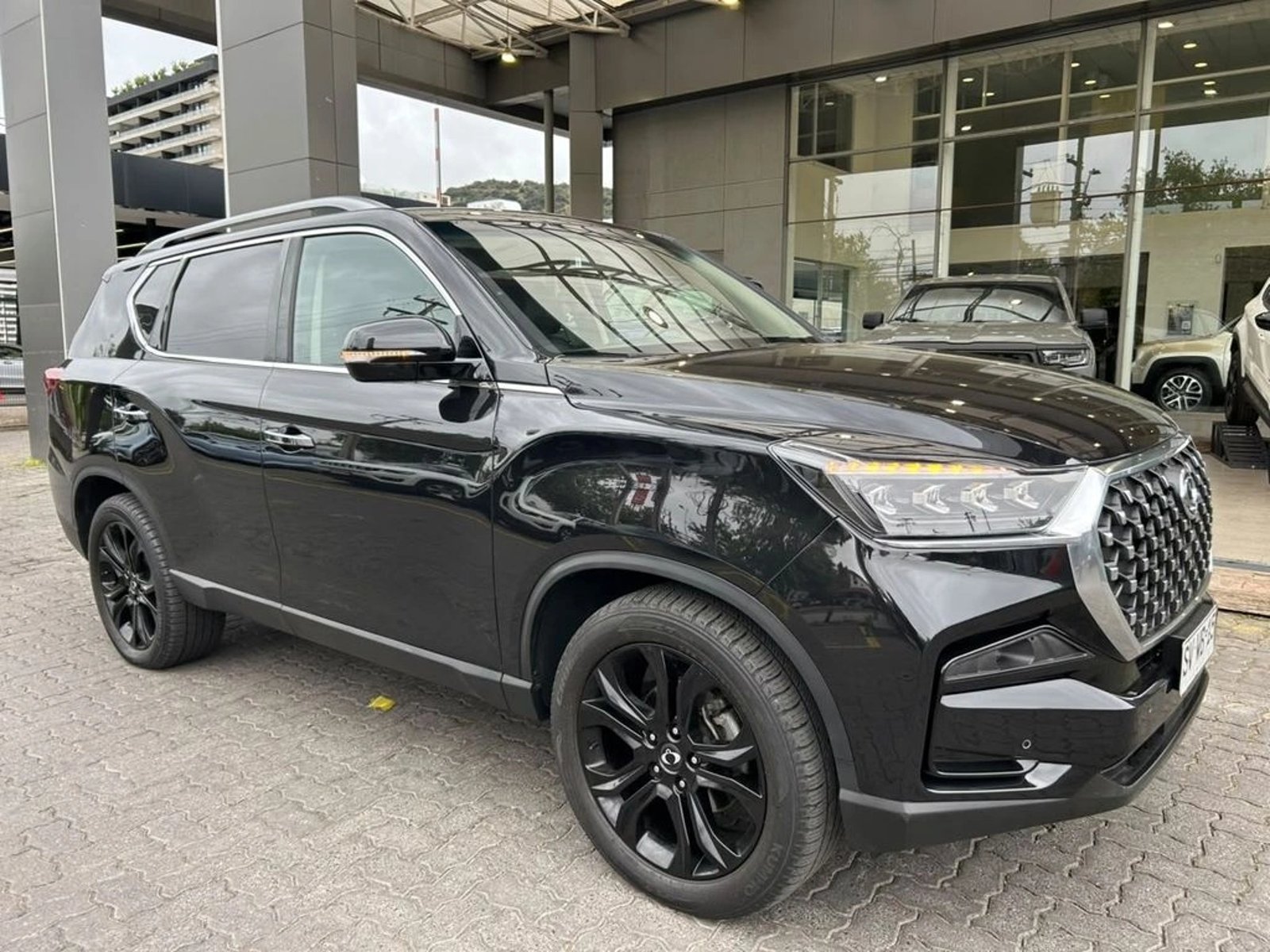SsangYong REXTON GLX 2WD TD 2.2 AUT 2023 - Foto 4 de 17