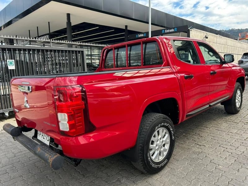 Mitsubishi L200 KATANA XRT 4X4 2.4 2024 - Imagen 7 de 17