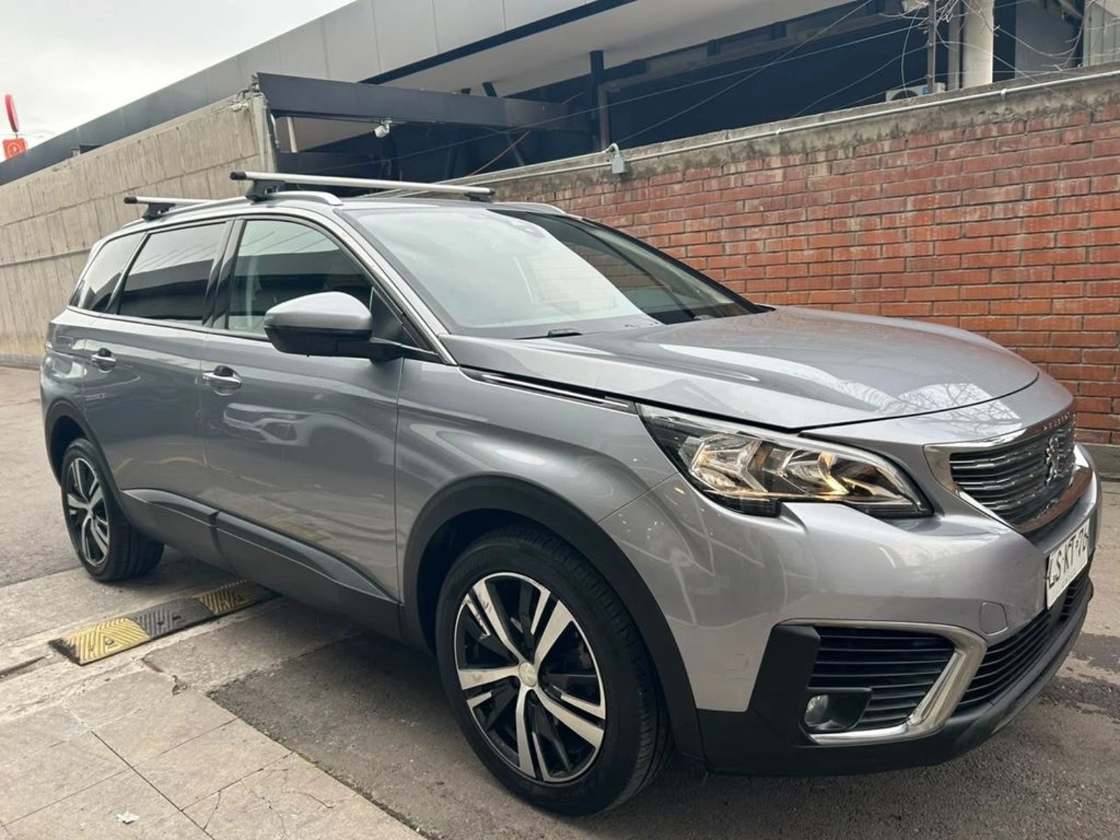 Peugeot 5008 1.5 ALLURE DIESEL 4X2 130 AT 5P 2019 - Foto 4 de 17