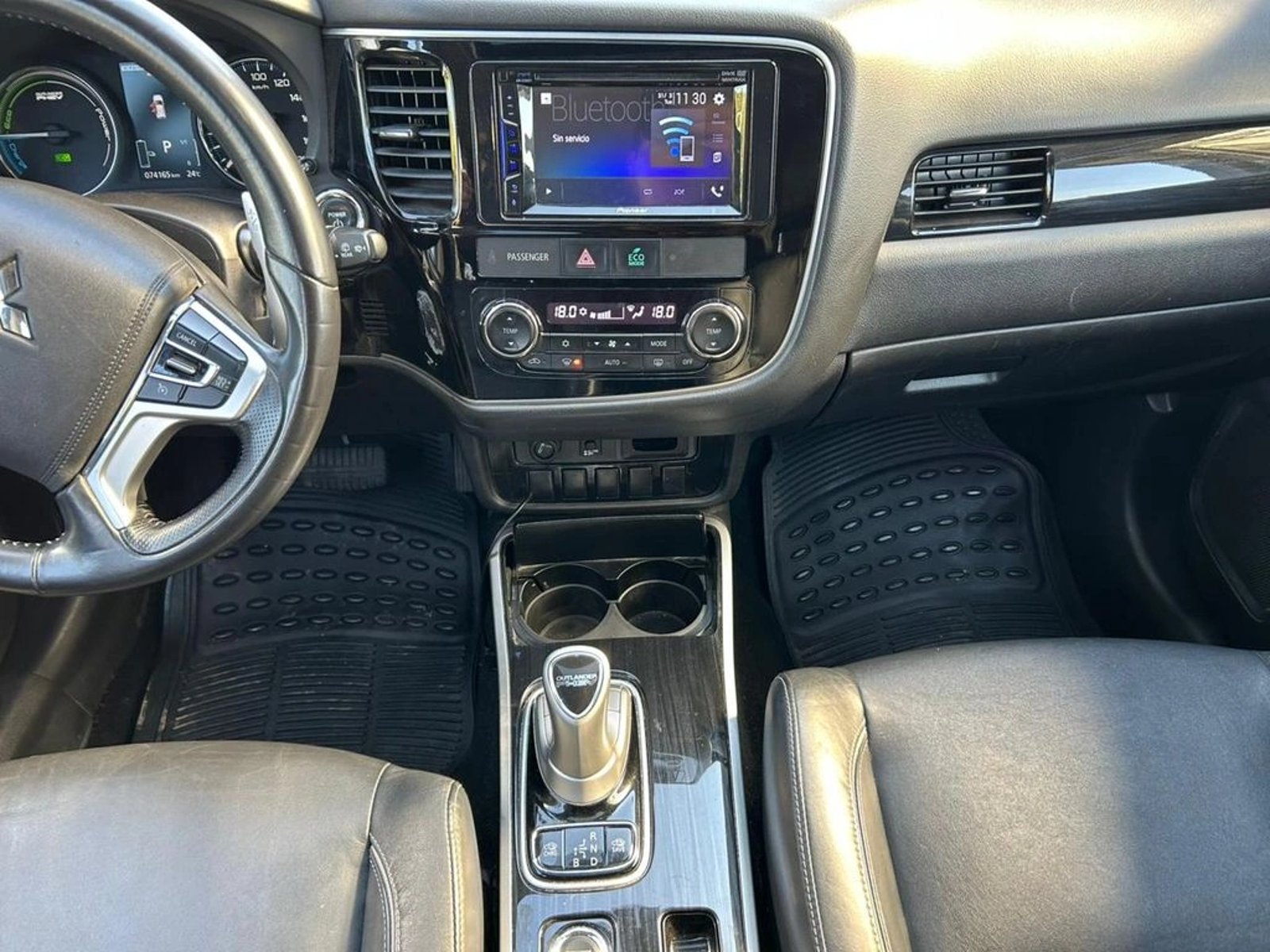 MITSUBISHI OUTLANDER 2019 - Imagen 10 de 17