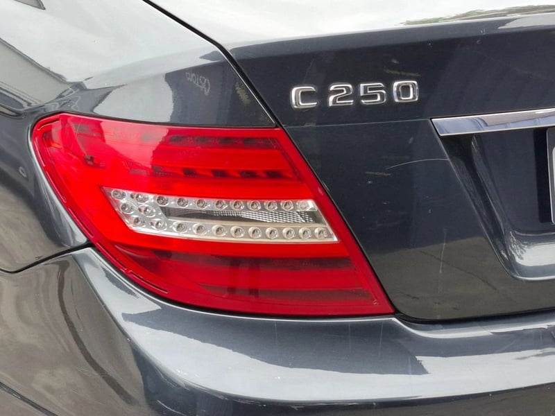 Mercedes-Benz C 250 1.8 4X2 AT 4P 2015 - Imagen 9 de 20