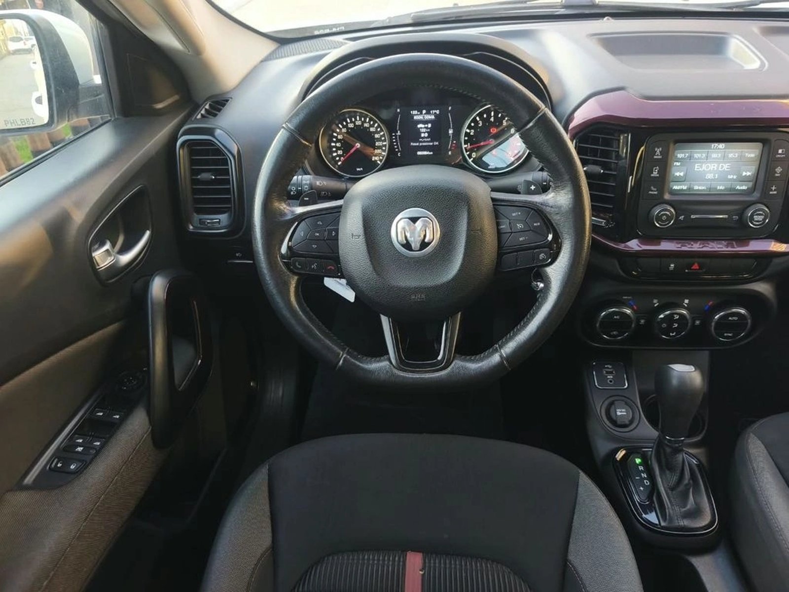 RAM 1000 BIG HORN DCAB 1.8 AUT 2021 - Imagen 13 de 20