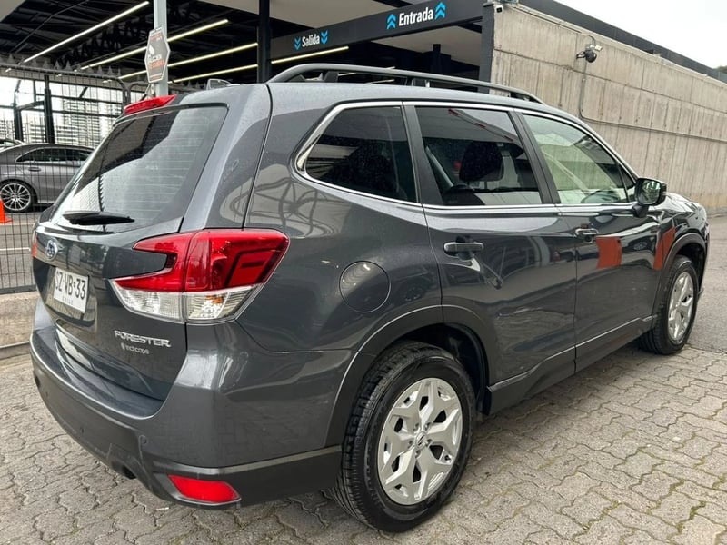 Subaru FORESTER 2.0 AWD CVT 2023 - Imagen 4 de 16