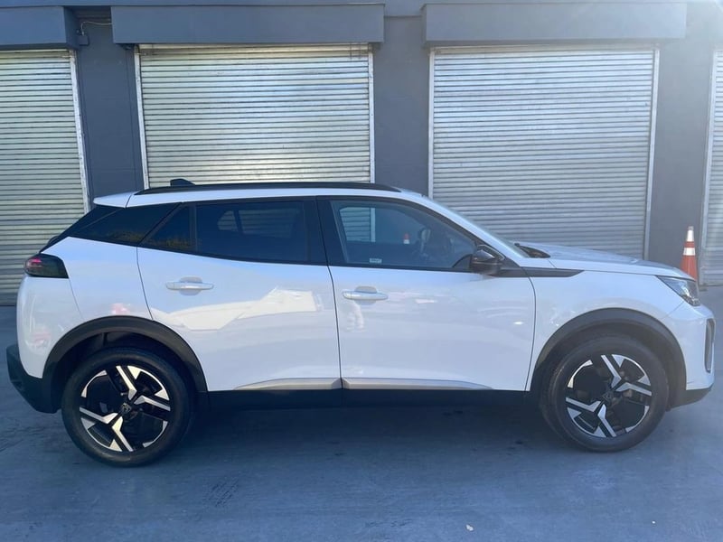 Peugeot 2008 1.2 ALLURE PACK PURETECH 130 AT 2024 - Imagen 5 de 20
