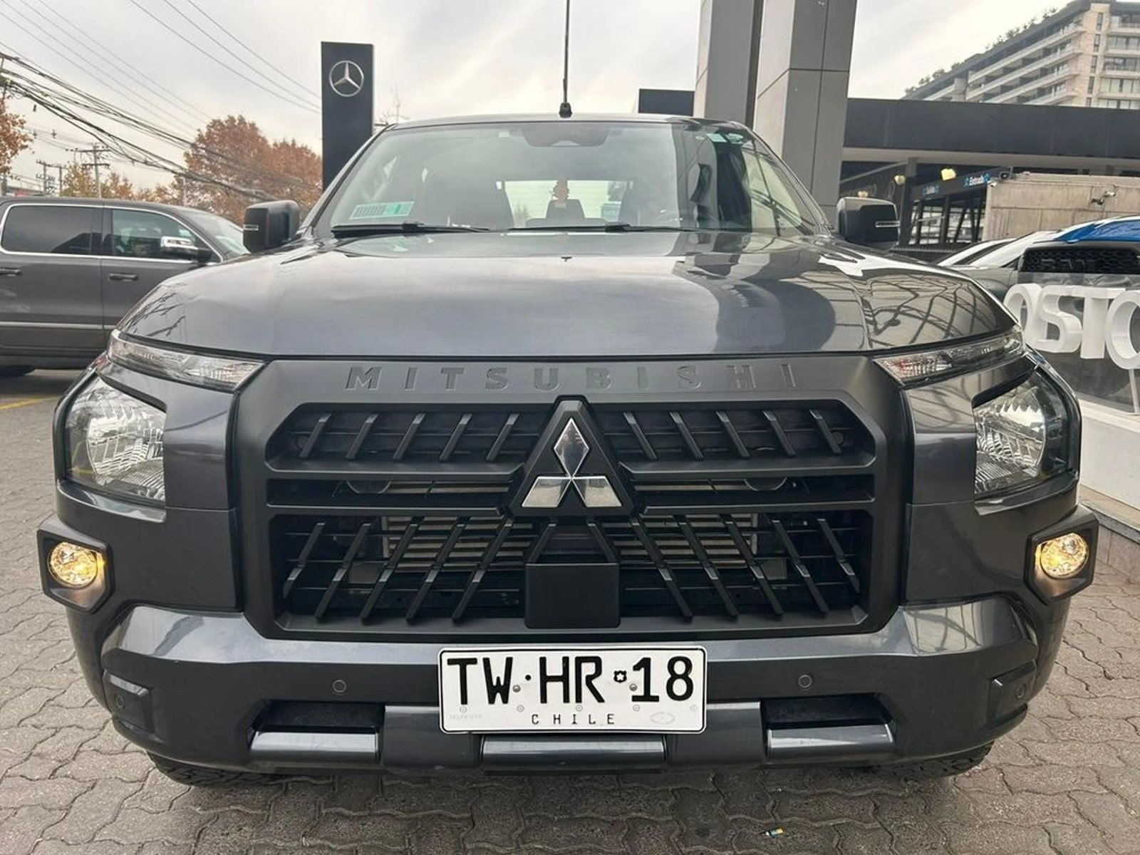 Mitsubishi L200 2.4 KATANA XRT DIESEL 4X4 DOB. CAB. EURO6 MT 4P 2025 - Imagen 3 de 17