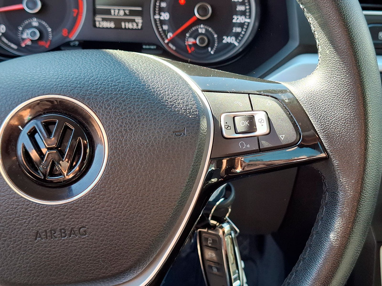 Volkswagen GOL 1.6 Highline HB MT 5P 2023 - Imagen 13 de 20