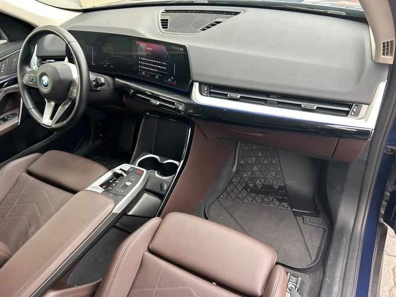 BMW IX1 0.0 XDRIVE40 SUITE AT 4X4 ELECTRICO 2023 - Imagen 13 de 16