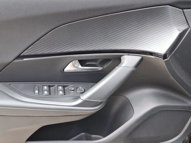 Peugeot E-2008 ELECTRIC AUT GT 2023 - Imagen 11 de 20