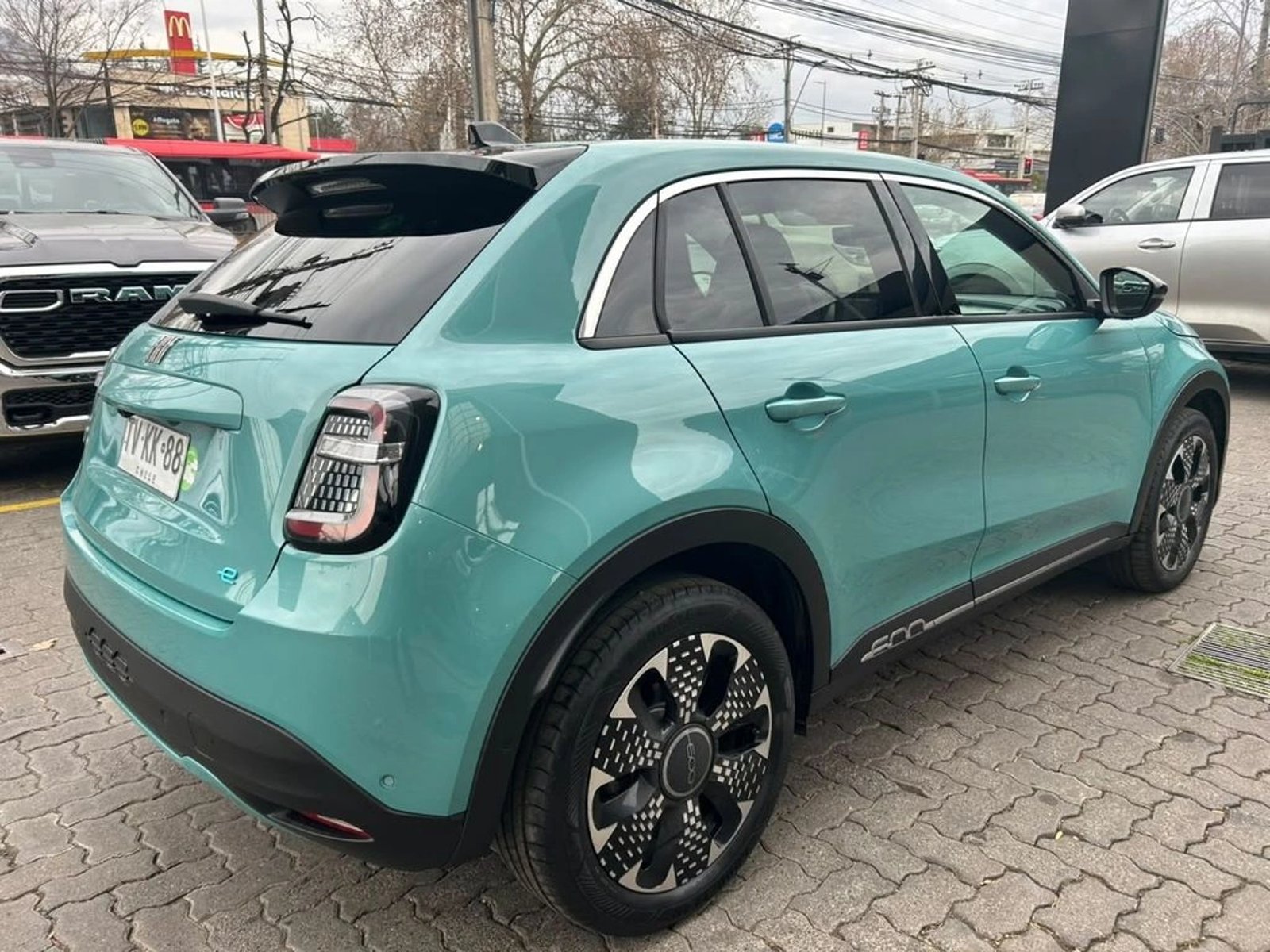 Fiat 600e 0.0 E AT ELECTRICO 2025 - Imagen 6 de 16