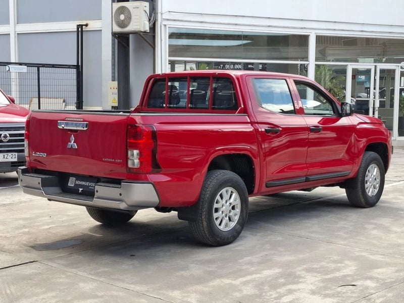 Mitsubishi L200 KATANA XRT 4X4 2.4 2024 - Imagen 7 de 20