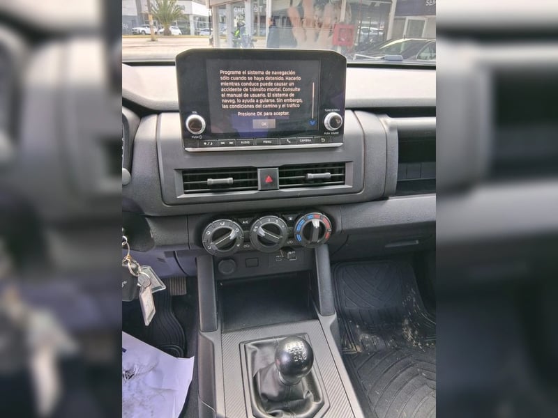 Mitsubishi L200 2.4 KATANA CRT DIESEL DOB. CAB. 4X4 MT 4P 2024 - Imagen 14 de 18