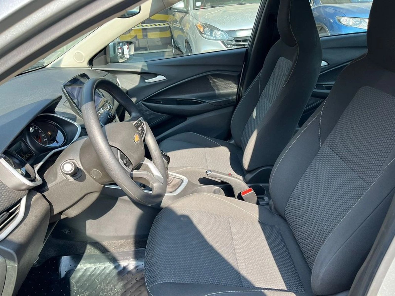 CHEVROLET ONIX 2025 - Imagen 10 de 17