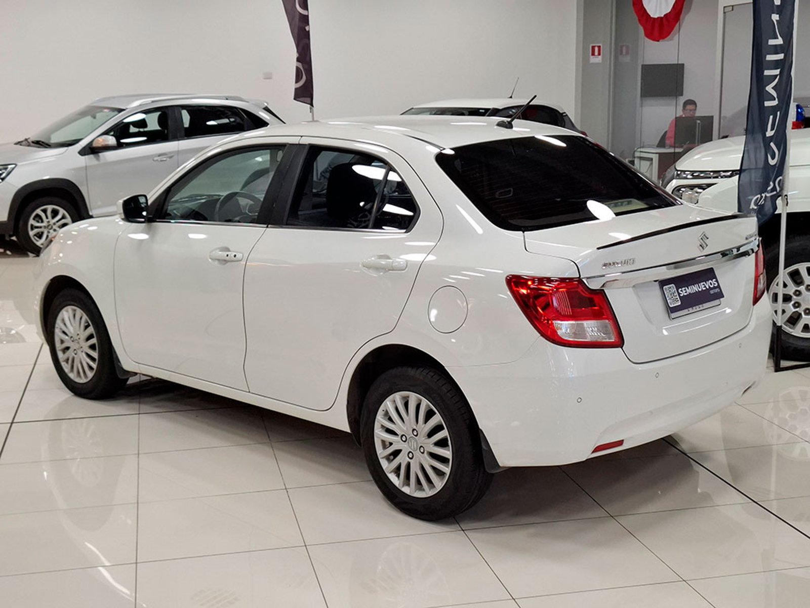 Suzuki DZIRE GLX 1.2 2023 - Foto 4 de 20