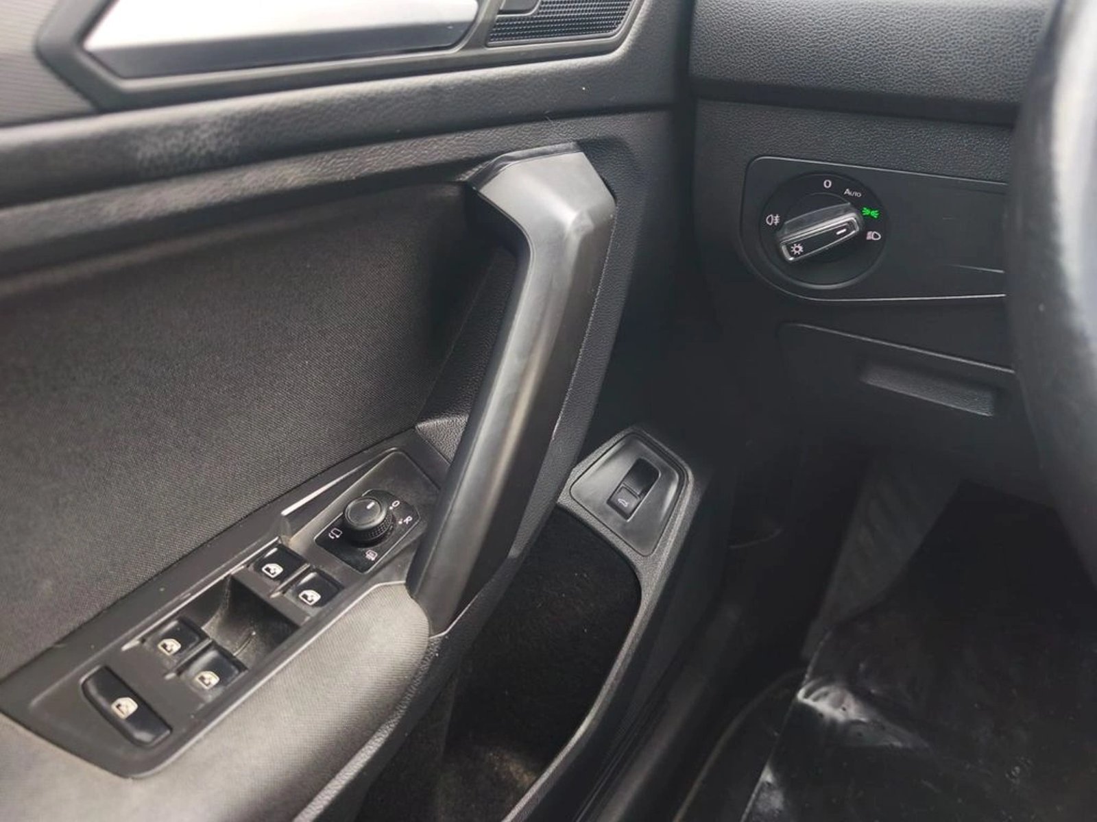 Volkswagen TIGUAN 1.4 TSI COMFORTLINE 7A 2022 - Imagen 13 de 20
