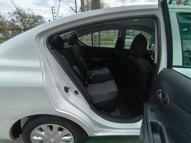 Nissan VERSA SENSE 1.6 AT 2021 - Imagen 12 de 20