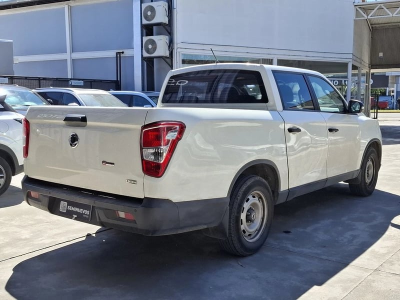 SsangYong GRAND MUSSO 2.2 GRAND LX TD DIESEL 2WD MT6 4P 2023 - Imagen 6 de 20