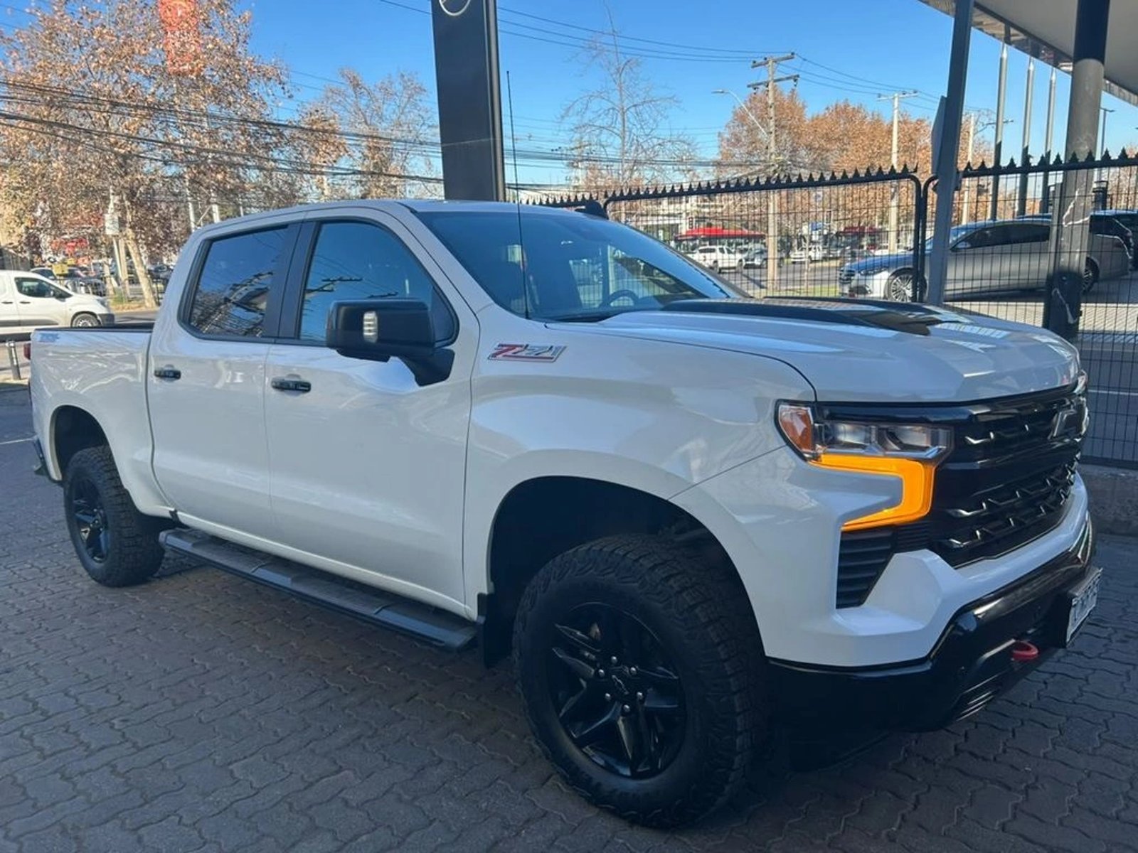 Chevrolet SILVERADO 6.2 ZR2 AT 4X4 2024 - Foto 4 de 16