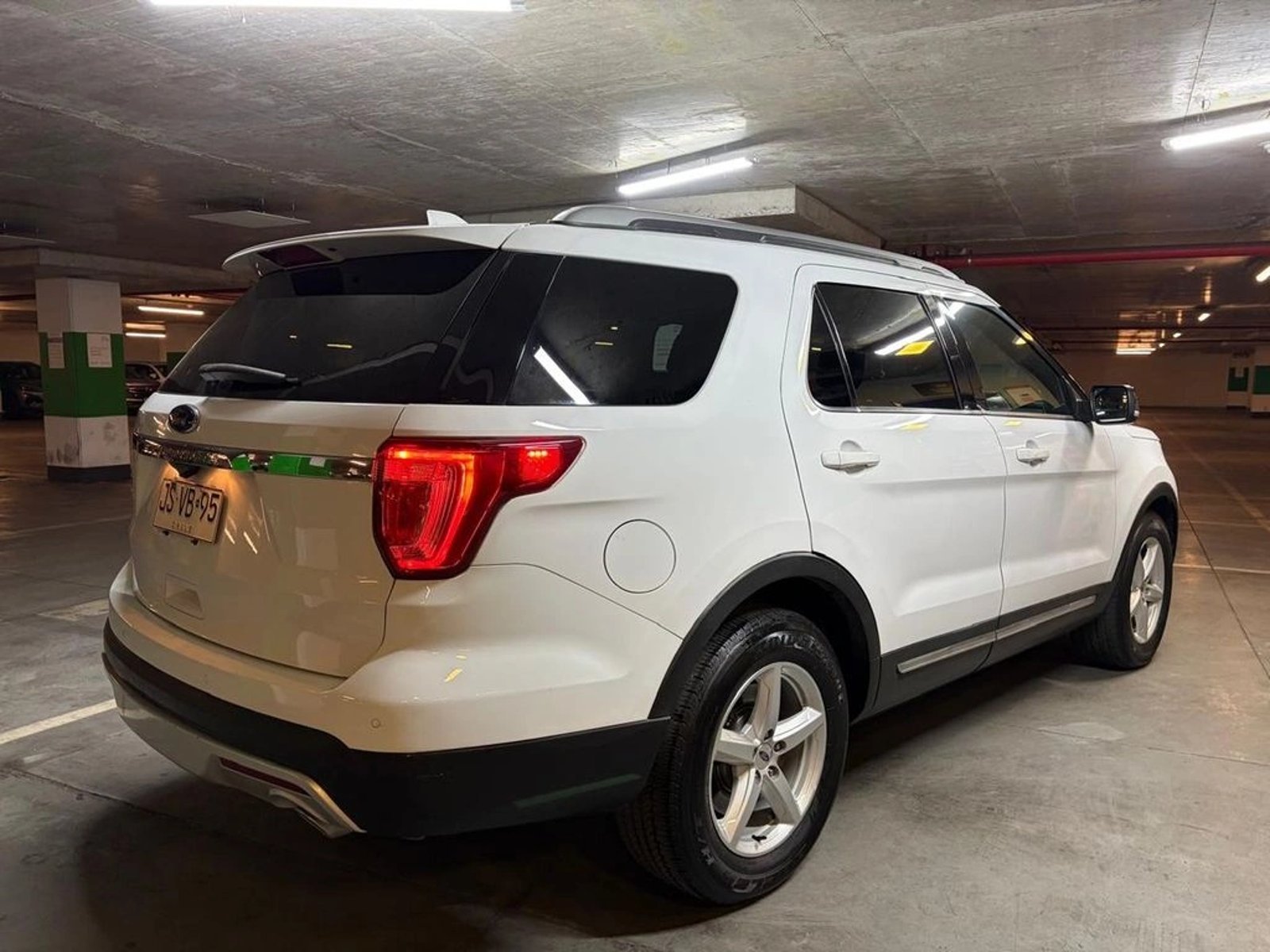 Ford EXPLORER 3.5 XLT 4X2 3 CORRIDAS AT 5P 2017 - Foto 4 de 20