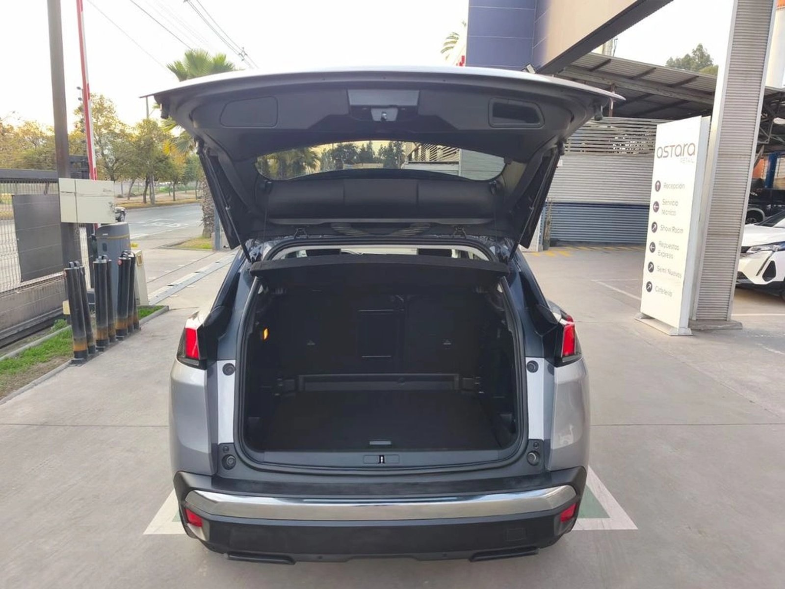 Peugeot 3008 ALLURE BLUEHDI 1.5 2019 - Imagen 8 de 20