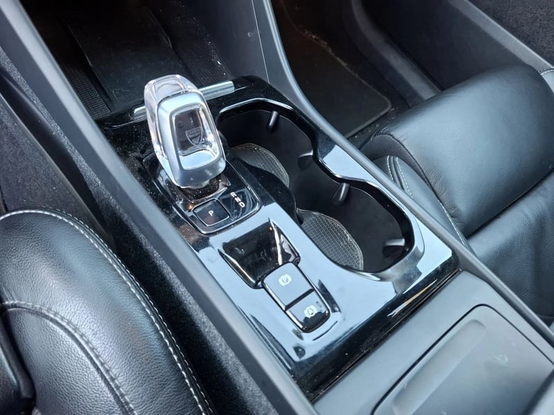 Volvo XC40 2.0 B4 ULTIMATE FWD AT 5P 2023 - Imagen 16 de 20