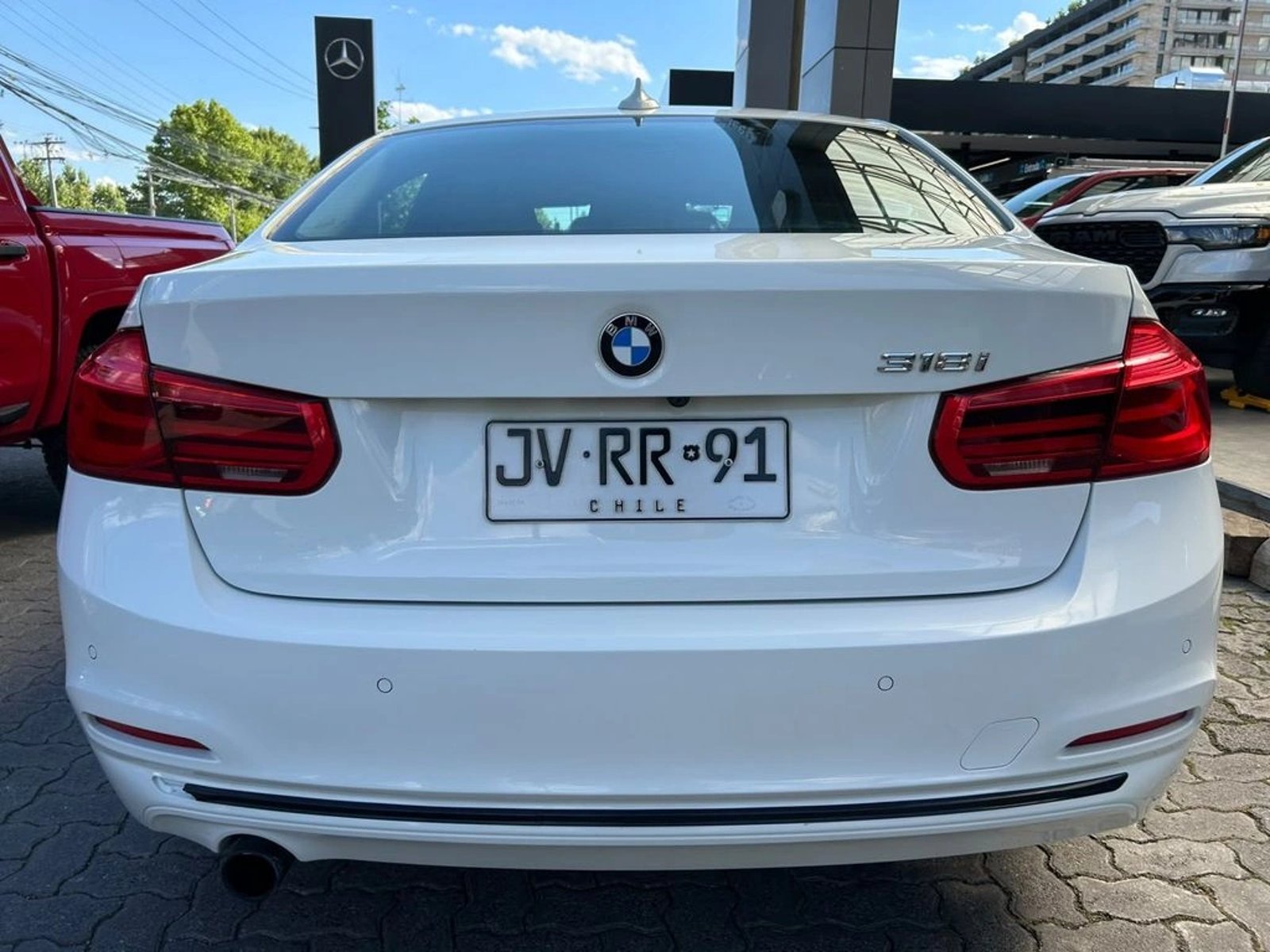 BMW 318 I LCI 1.5 2017 - Foto 5 de 15