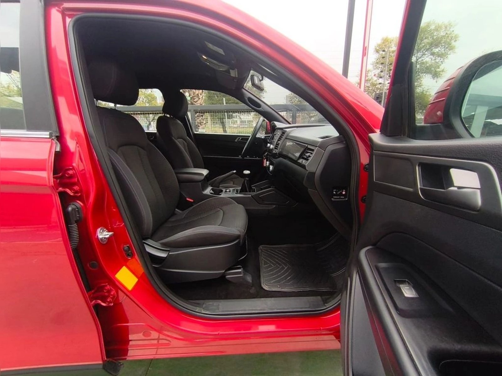 SsangYong GRAND MUSSO MUSSO GRAND 2.2 MT 4X4 2024 - Imagen 11 de 20