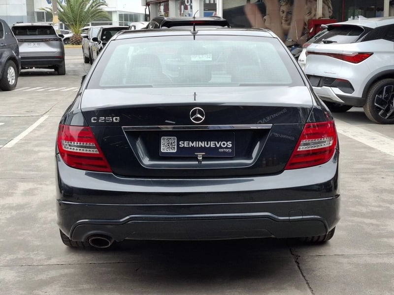 Mercedes-Benz C 250 1.8 4X2 AT 4P 2015 - Imagen 7 de 20