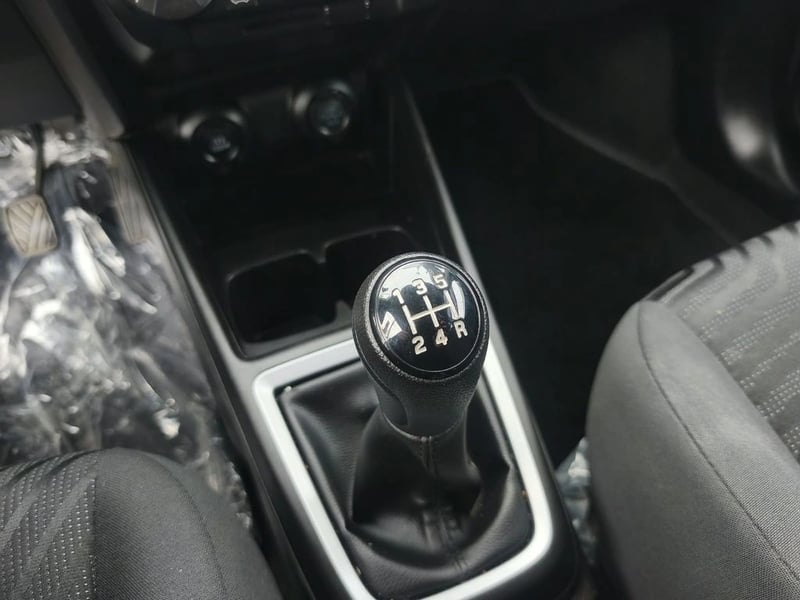 Suzuki SWIFT GL 1.2 MT 2025 - Imagen 18 de 20