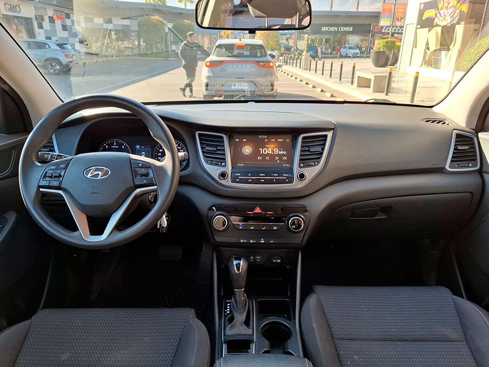 Hyundai TUCSON 2.0 PLUS DIESEL 4X2 AT 5P 2018 - Imagen 12 de 20
