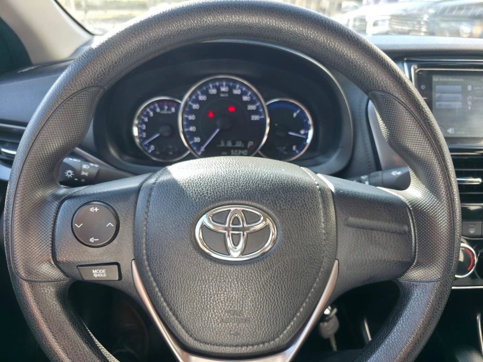 TOYOTA YARIS 2022 - Imagen 13 de 20