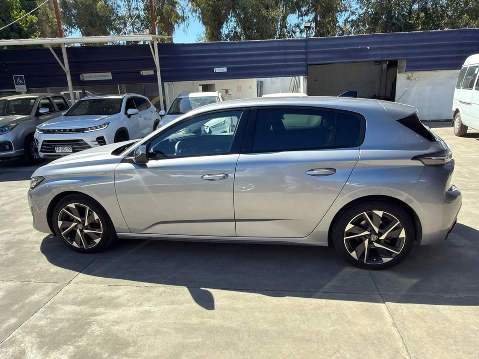 PEUGEOT 308 2023 - Imagen 9 de 19