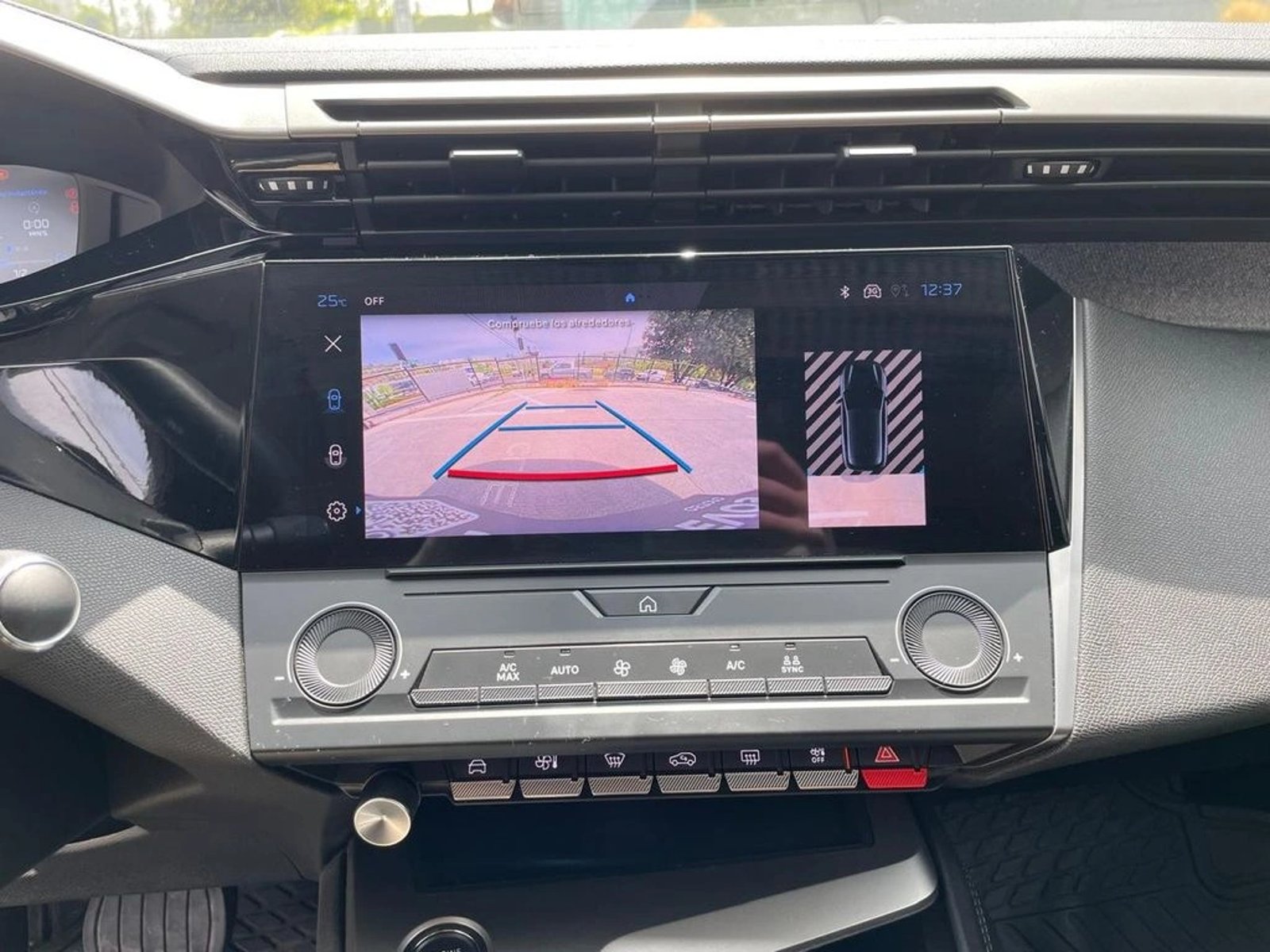 Peugeot 308 1.2 ALLURE PACK PURETECH 130 4X2 EAT8 5P 2024 - Imagen 12 de 20
