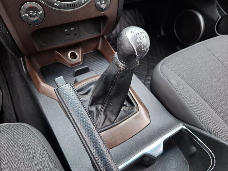 SsangYong REXTON 2.0 DIESEL 2WD MT 5P 2016 - Imagen 19 de 20