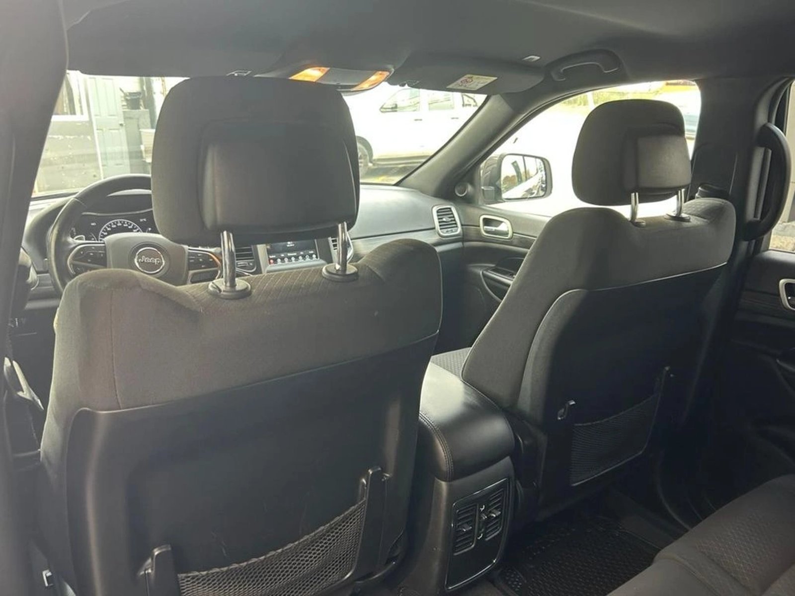 JEEP GRAND CHEROKEE 2022 - Imagen 10 de 17