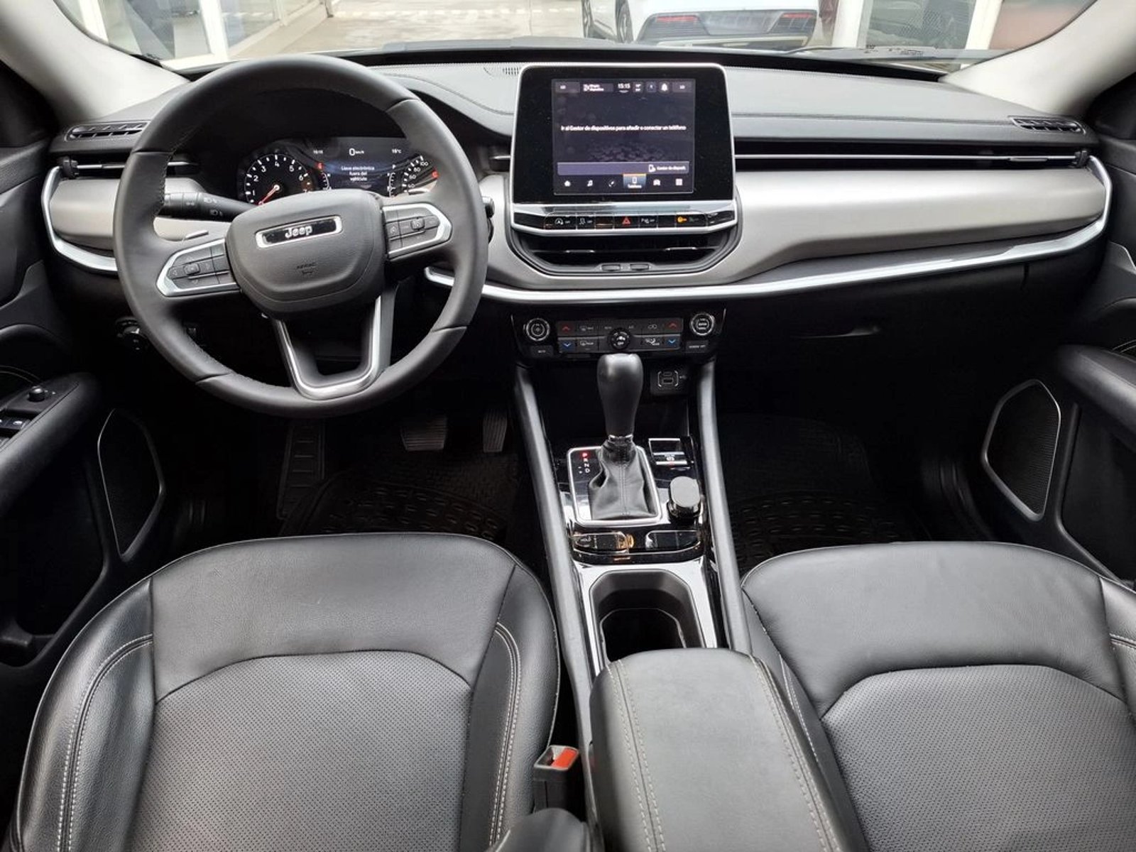 JEEP COMPASS 1.3 LONGITUDE 4X2 AT 5P 2024 - Imagen 15 de 20