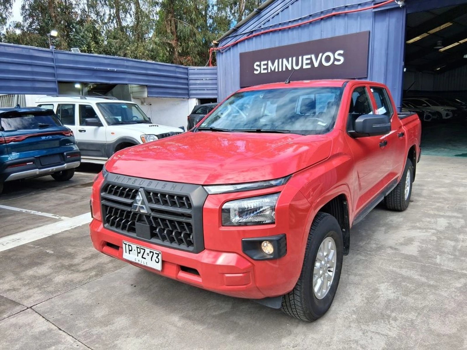 Mitsubishi L200 2.4 KATANA CRT DIESEL DOB. CAB. 4X4 MT 4P 2024 - Foto 2 de 18