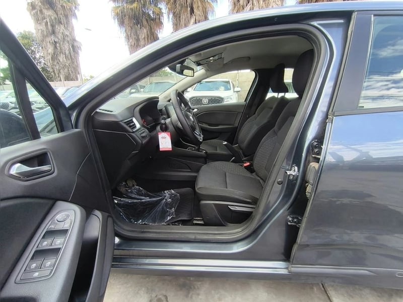 Renault CLIO IV INTENS 1.0T MT 2023 - Imagen 10 de 20