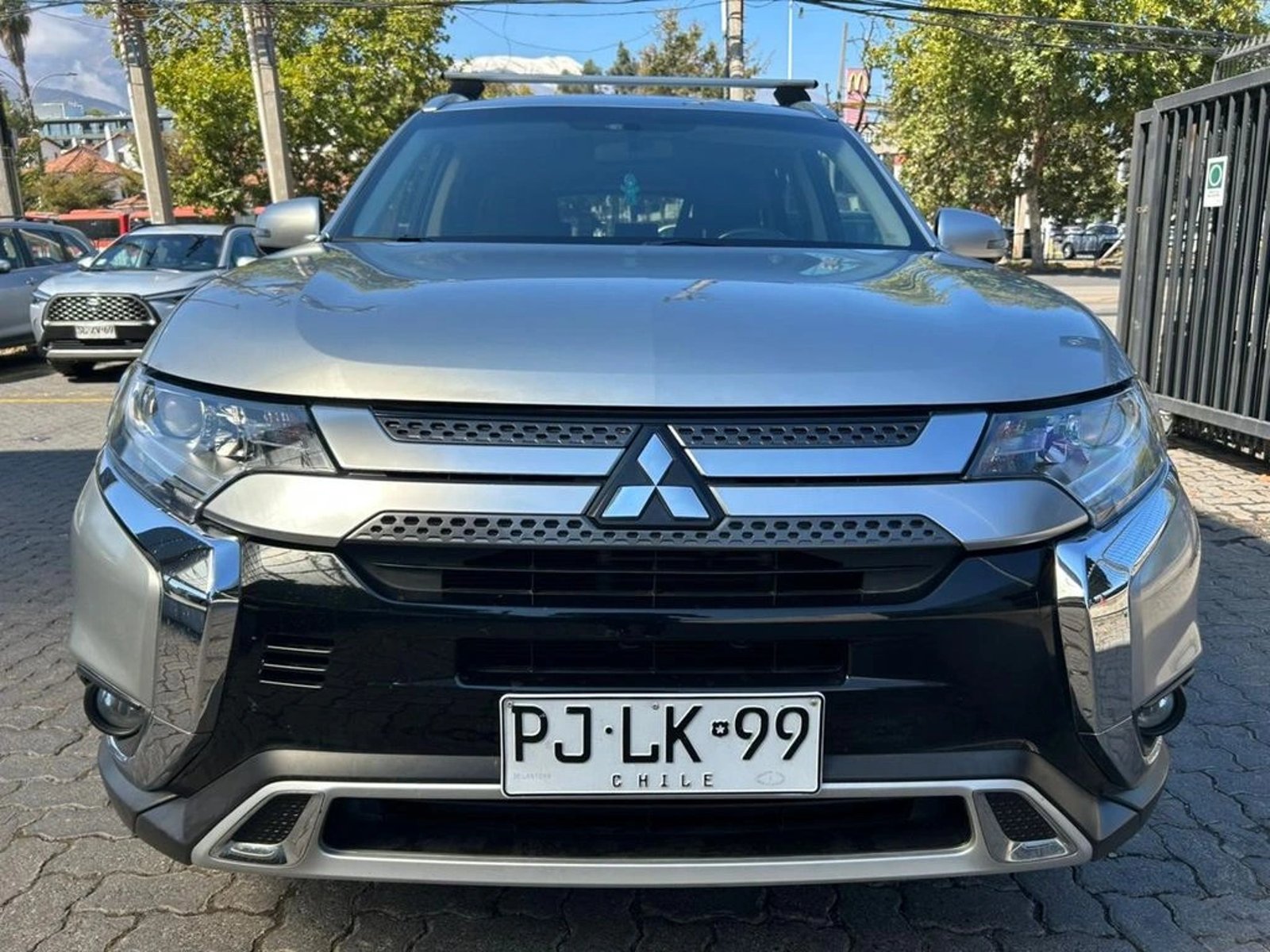 MITSUBISHI OUTLANDER 2021 - Imagen 3 de 17