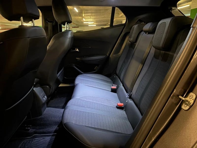 Peugeot 2008 1.5 ALLURE BLUEHDI DIESEL 4X2 130 AT 5P 2021 - Imagen 9 de 17