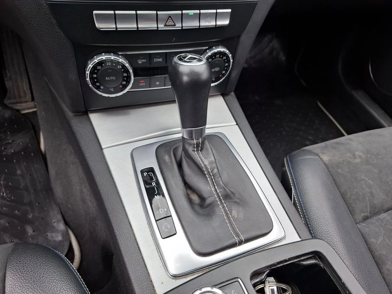 Mercedes-Benz C 250 1.8 4X2 AT 4P 2015 - Imagen 18 de 20